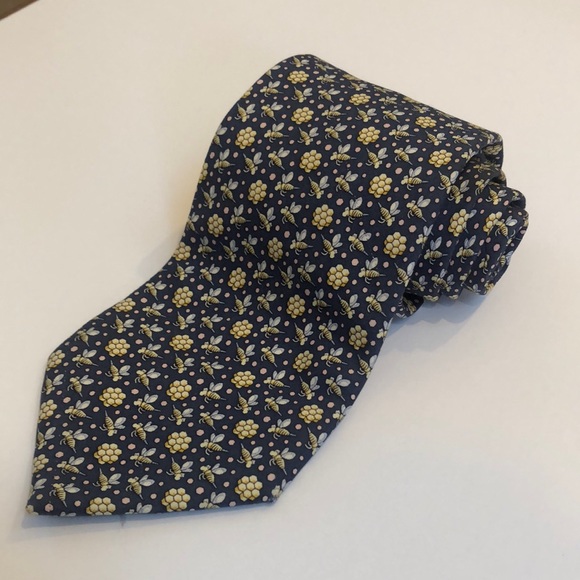 Vineyard Vines Other - Vineyard Vines Bee and Honeycomb Pattern Tie